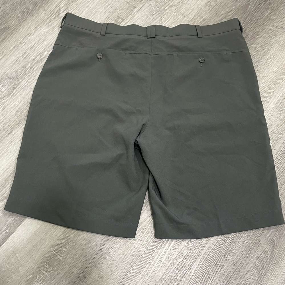 Men 🩳 PGA Tour Dark Gray Flat Front Shorts for Casual Wear 🖤size 40